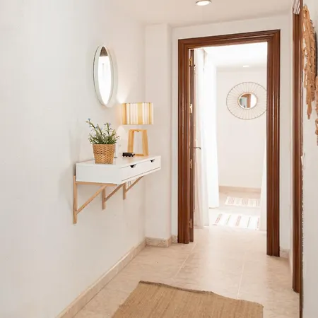 C103 - Sunny Terrace, Old Town Views Apartment *