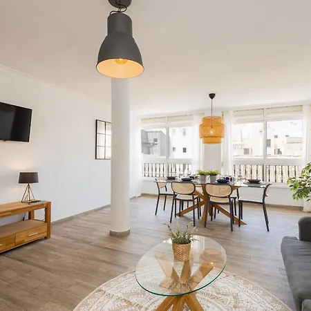 Apartment C103 - Sunny Terrace, Old Town Views *