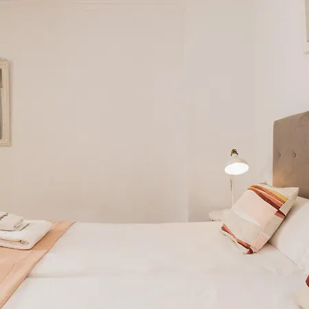 Apartment C103 - Sunny Terrace, Old Town Views